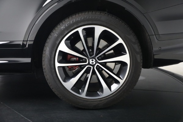 Used 2022 Bentley Bentayga V8 for sale $137,900 at Maserati of Greenwich in Greenwich CT 06830 14