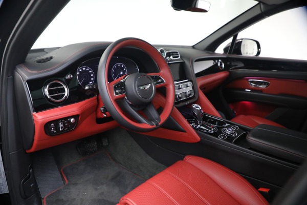 Used 2022 Bentley Bentayga V8 for sale $137,900 at Maserati of Greenwich in Greenwich CT 06830 19