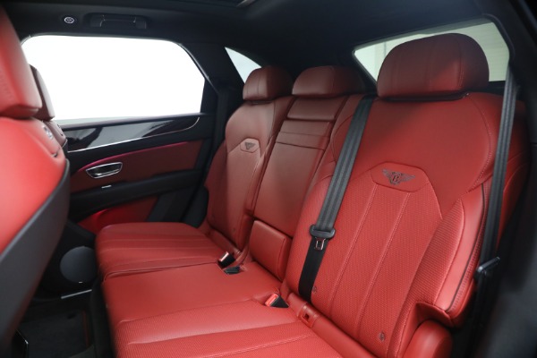 Used 2022 Bentley Bentayga V8 for sale $137,900 at Maserati of Greenwich in Greenwich CT 06830 24