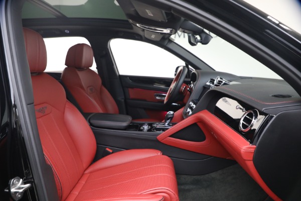Used 2022 Bentley Bentayga V8 for sale $137,900 at Maserati of Greenwich in Greenwich CT 06830 27