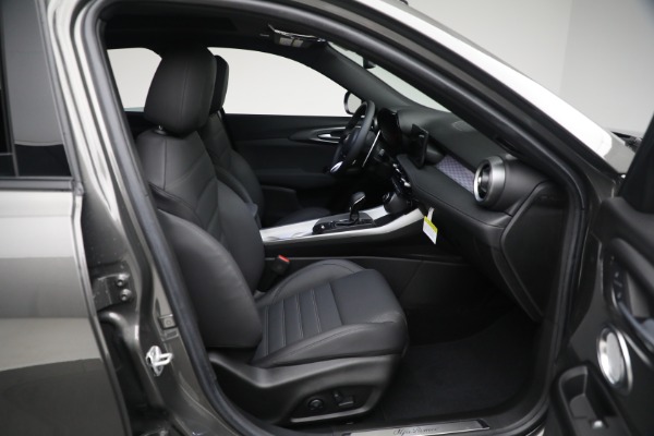 Used 2024 Alfa Romeo Tonale Hybrid Veloce for sale $26,900 at Maserati of Greenwich in Greenwich CT 06830 20