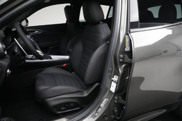 Used 2024 Alfa Romeo Tonale Hybrid Veloce for sale $26,900 at Maserati of Greenwich in Greenwich CT 06830 21