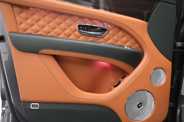 Used 2023 Bentley Bentayga Azure Hybrid for sale $159,900 at Maserati of Greenwich in Greenwich CT 06830 22