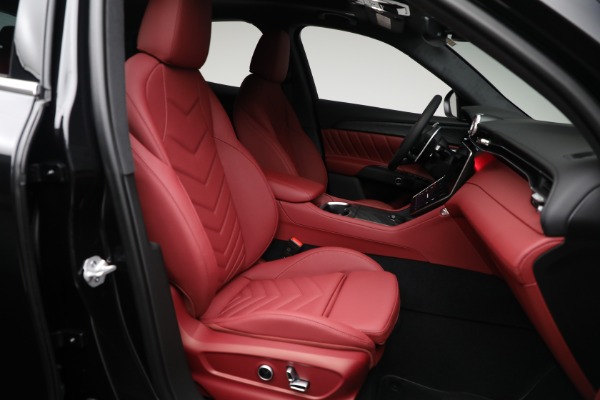 New 2025 Maserati Grecale for sale $84,856 at Maserati of Greenwich in Greenwich CT 06830 17