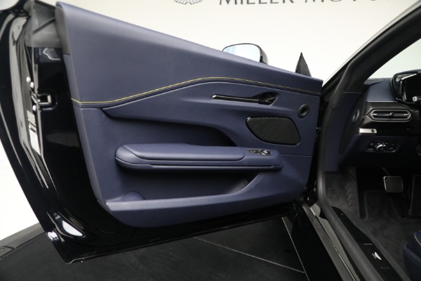 New 2026 Aston Martin Vantage for sale $240,400 at Maserati of Greenwich in Greenwich CT 06830 16