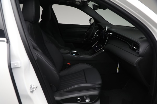 New 2025 Maserati Grecale for sale $71,901 at Maserati of Greenwich in Greenwich CT 06830 15