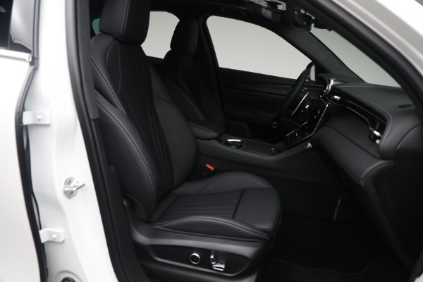 New 2025 Maserati Grecale for sale $71,901 at Maserati of Greenwich in Greenwich CT 06830 16