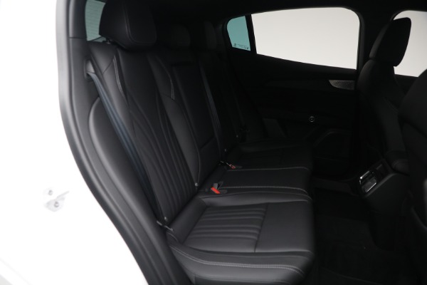 New 2025 Maserati Grecale for sale $71,901 at Maserati of Greenwich in Greenwich CT 06830 20