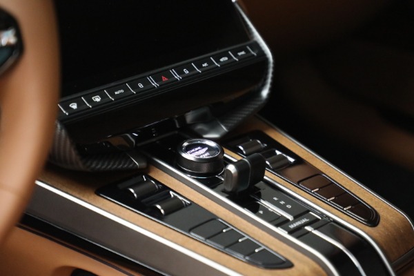 New 2026 Aston Martin Vanquish for sale $498,000 at Maserati of Greenwich in Greenwich CT 06830 26