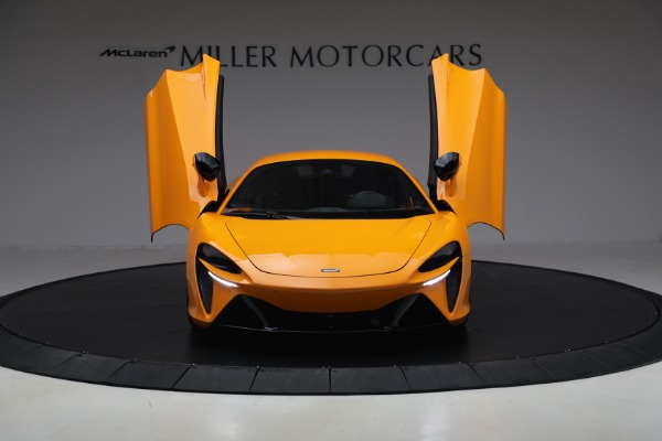 Used 2024 McLaren Artura Performance for sale $192,900 at Maserati of Greenwich in Greenwich CT 06830 13