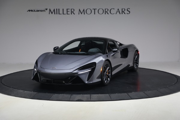 2024 McLaren Artura