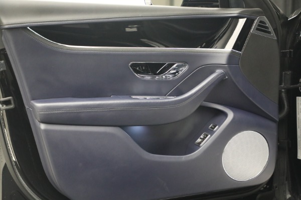 Used 2023 Bentley Flying Spur V8 for sale $143,900 at Maserati of Greenwich in Greenwich CT 06830 18