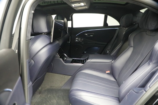 Used 2023 Bentley Flying Spur V8 for sale $143,900 at Maserati of Greenwich in Greenwich CT 06830 25