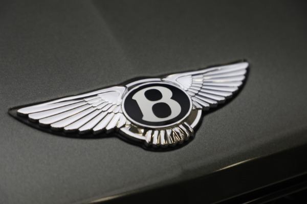 Used 2022 Bentley Bentayga V8 for sale $151,900 at Maserati of Greenwich in Greenwich CT 06830 13