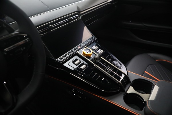 New 2026 Aston Martin Vantage S for sale $251,000 at Maserati of Greenwich in Greenwich CT 06830 22