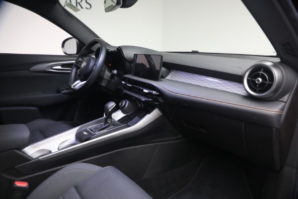 Used 2024 Alfa Romeo Tonale Hybrid Ti for sale $29,900 at Maserati of Greenwich in Greenwich CT 06830 14