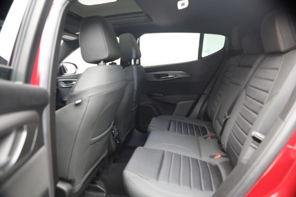 Used 2024 Alfa Romeo Tonale Hybrid Ti for sale $29,900 at Maserati of Greenwich in Greenwich CT 06830 18