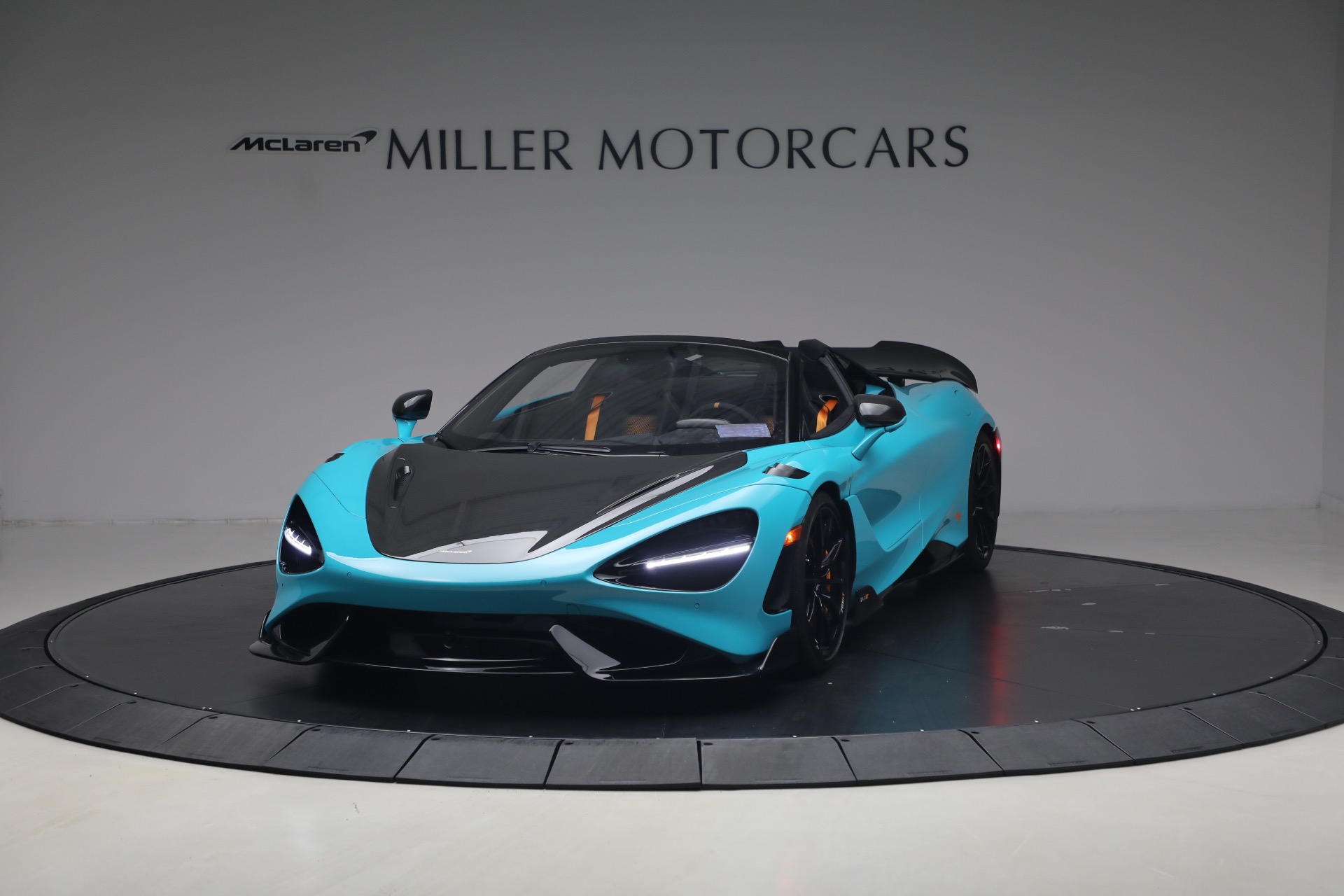 Used 2022 McLaren 765LT Spider for sale $599,900 at Maserati of Greenwich in Greenwich CT 06830 1